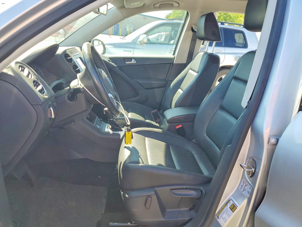2017 VOLKSWAGEN TIGUAN S photo 13