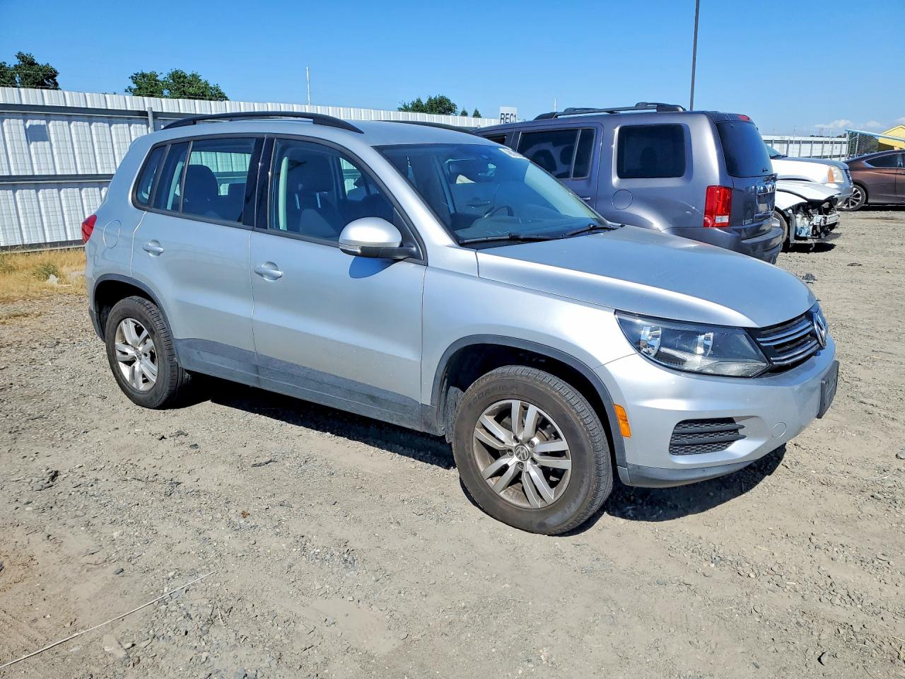 2017 VOLKSWAGEN TIGUAN S photo 7