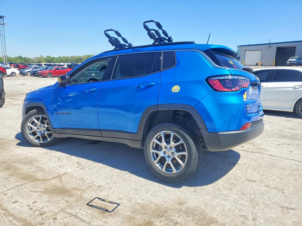 2022 JEEP COMPASS LATITUDE LUX photo 4