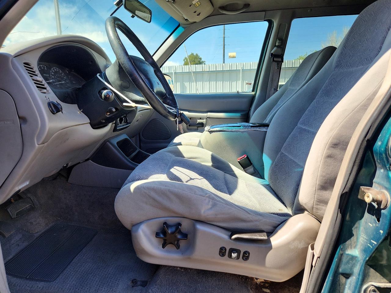 2001 FORD EXPLORER XLT photo 13