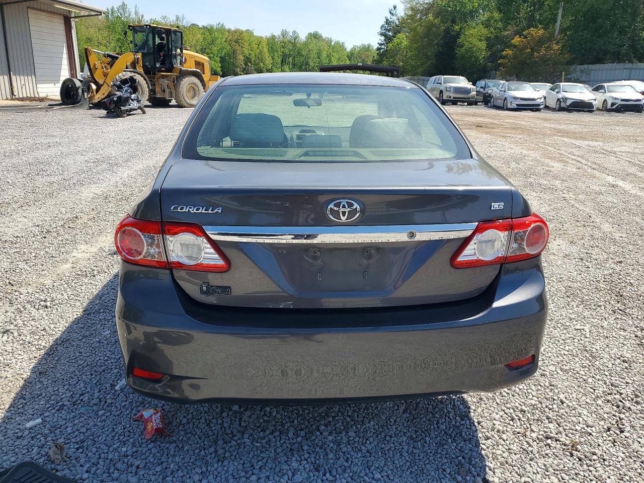 2013 TOYOTA COROLLA LE photo 11
