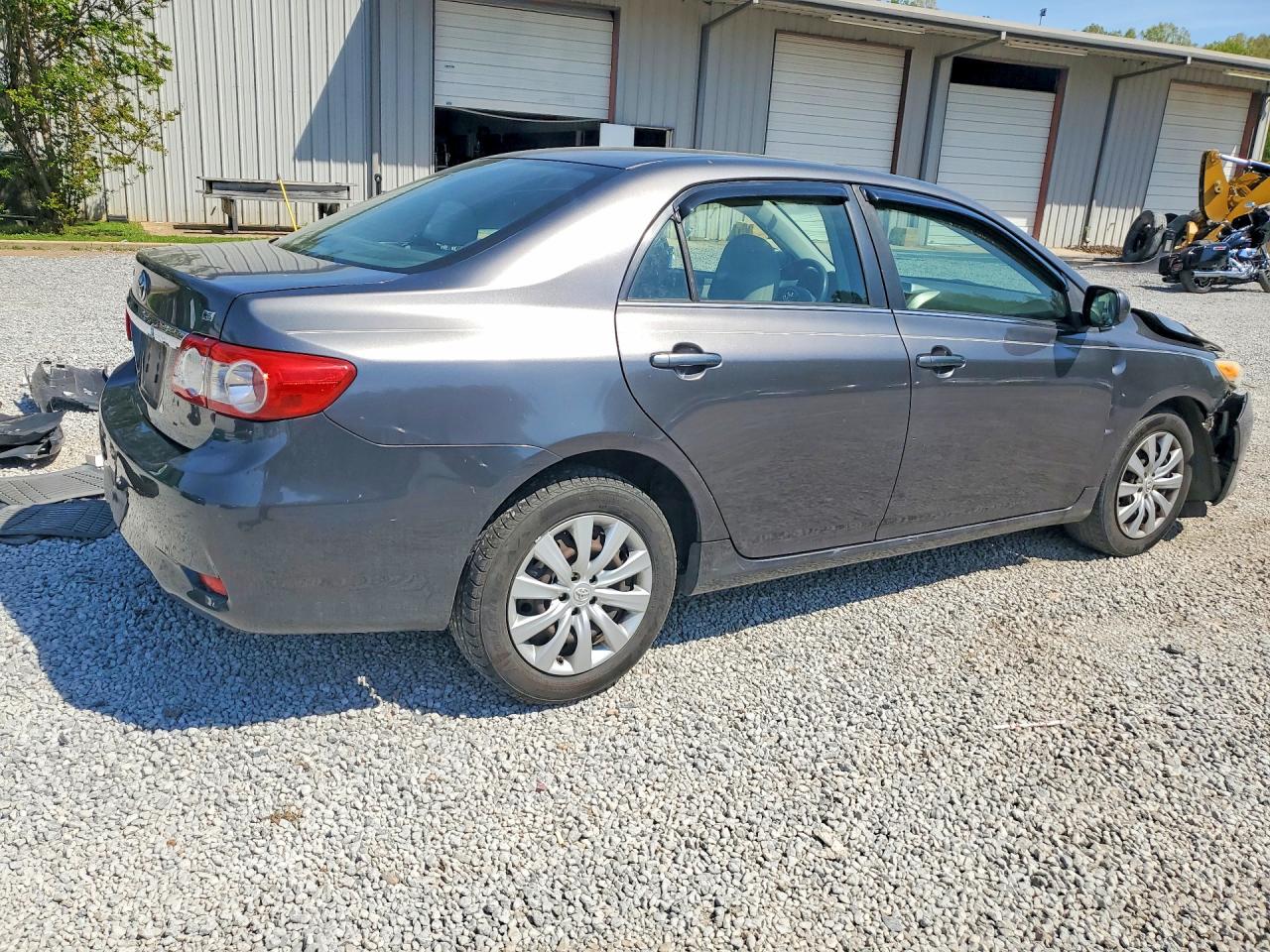 2013 TOYOTA COROLLA LE photo 5