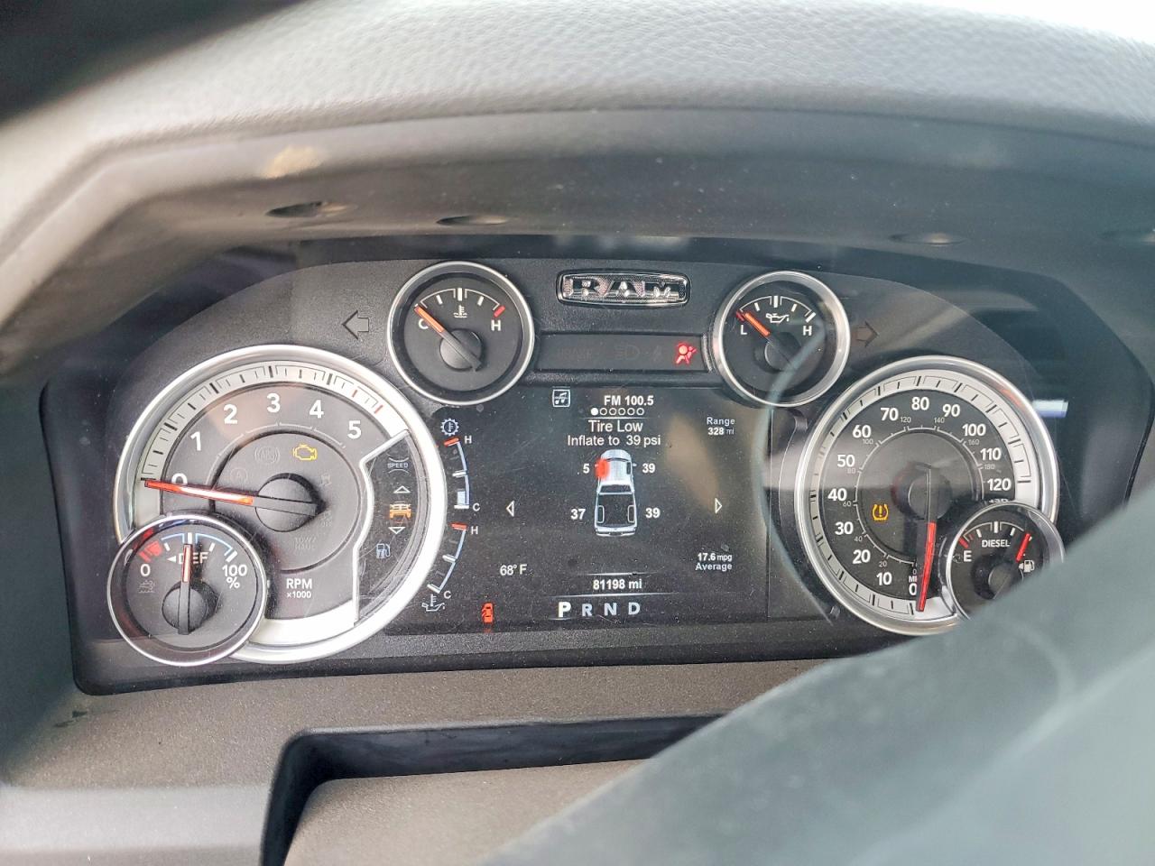 2015 RAM 1500 SLT photo 9