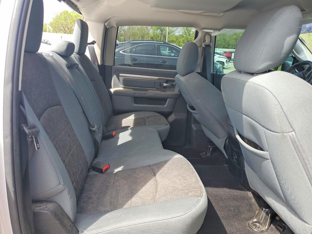2015 RAM 1500 SLT photo 10