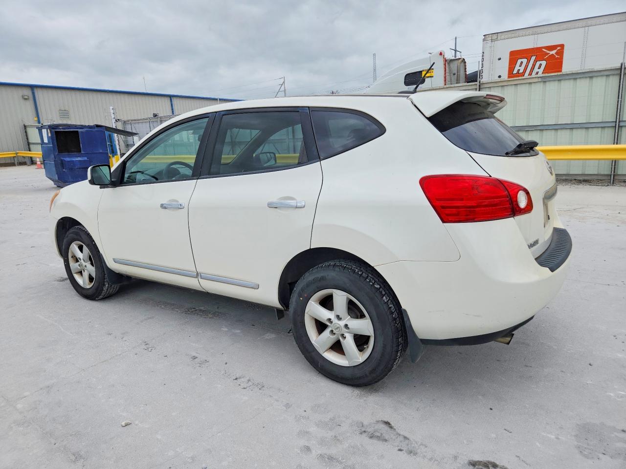 2013 NISSAN ROGUE S photo 4