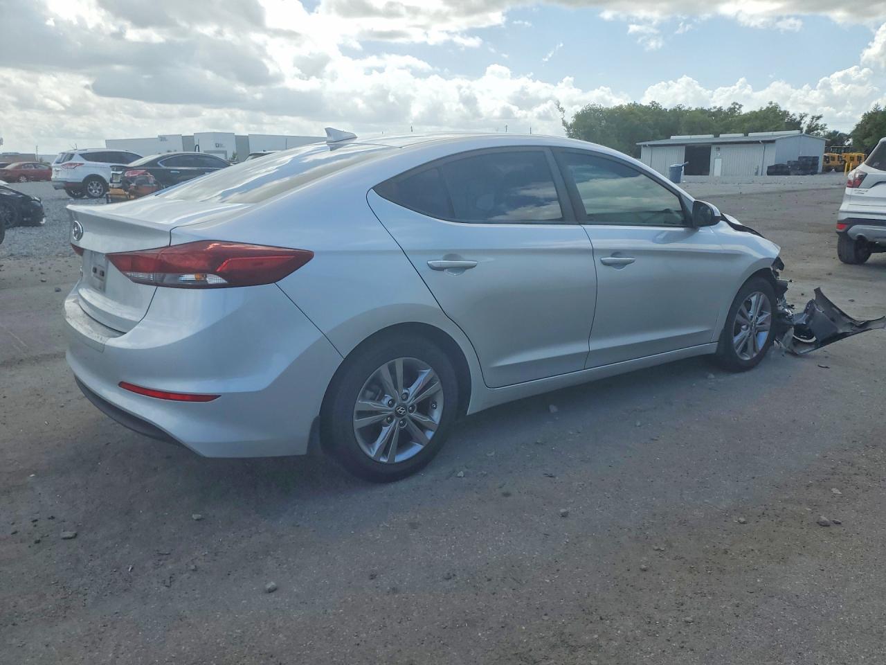 2018 HYUNDAI ELANTRA SEL photo 5