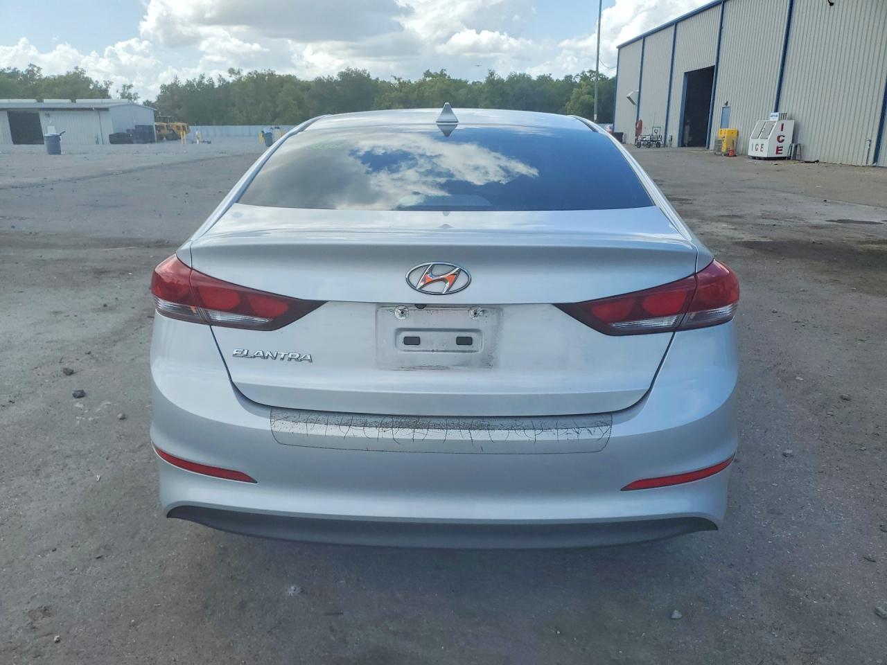 2018 HYUNDAI ELANTRA SEL photo 11