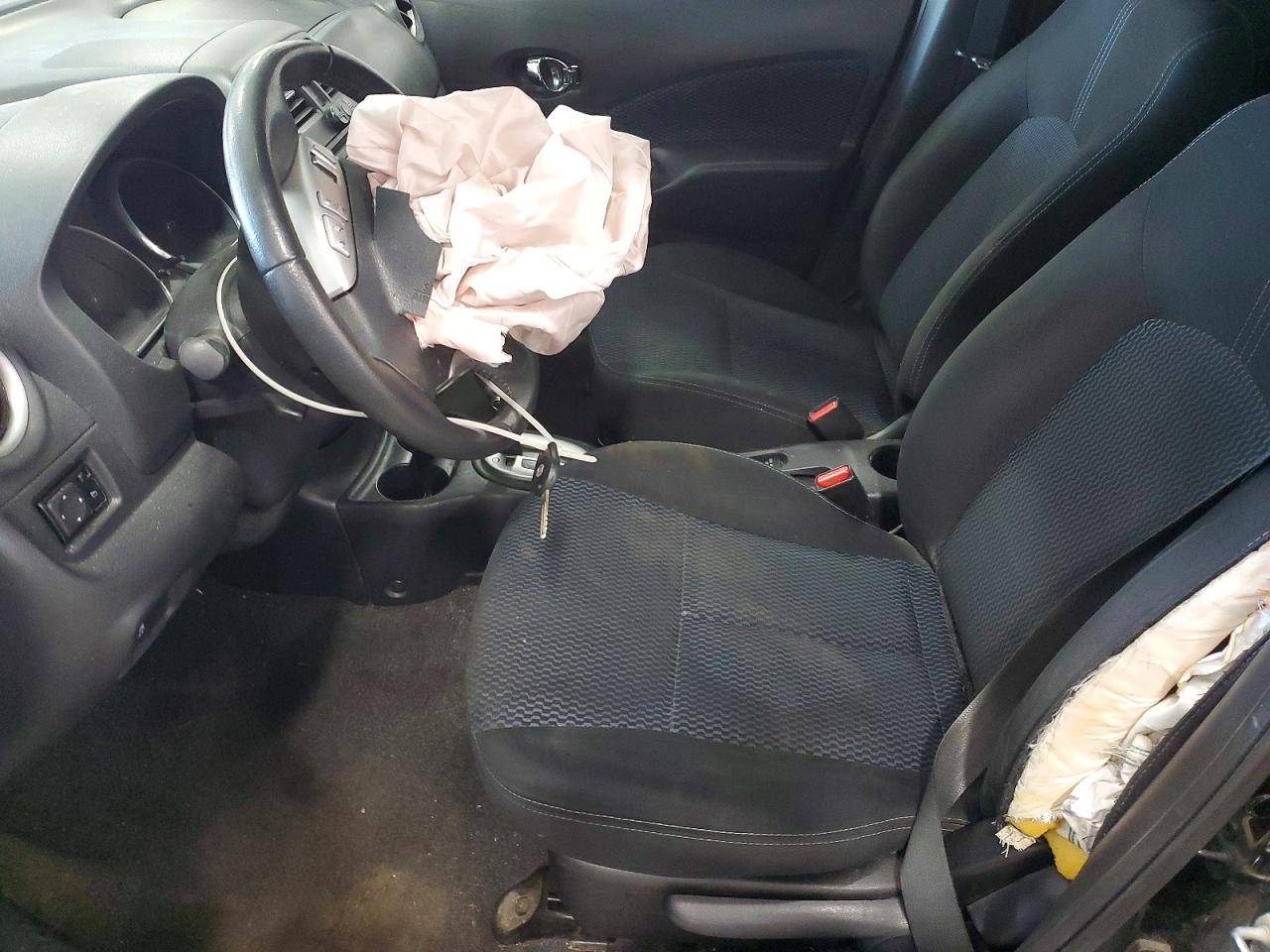 2014 NISSAN VERSA NOTE SV photo 19
