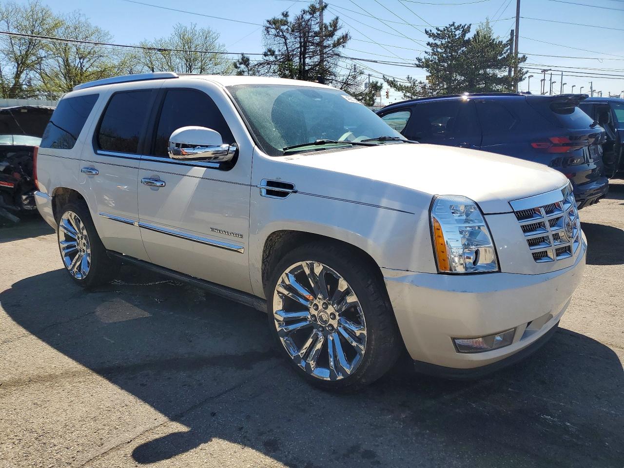 2010 CADILLAC ESCALADE PREMIUM photo 7