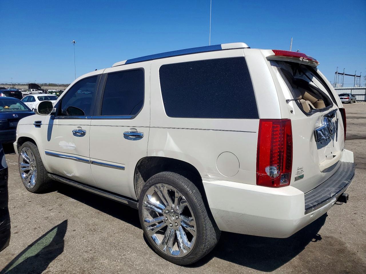 2010 CADILLAC ESCALADE PREMIUM photo 3
