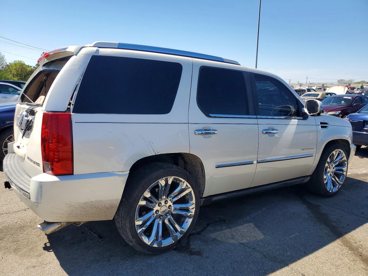 2010 CADILLAC ESCALADE PREMIUM photo 5