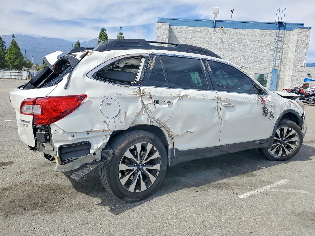 2015 SUBARU OUTBACK 2.5I LIMITED photo 3