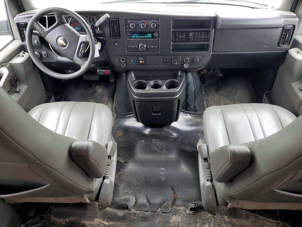 2019 CHEVROLET EXPRESS G3500 LT photo 8