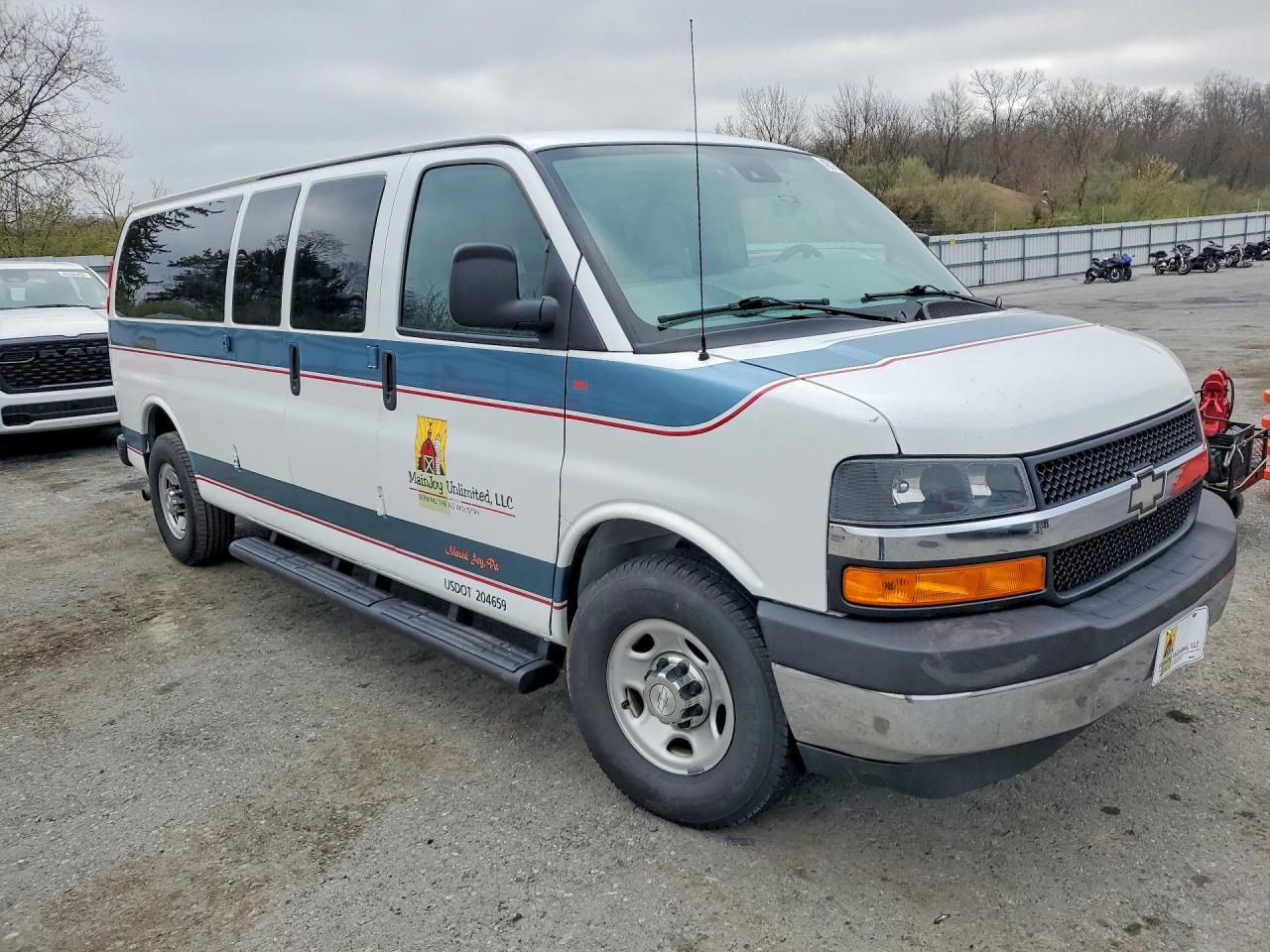 2019 CHEVROLET EXPRESS G3500 LT photo 4