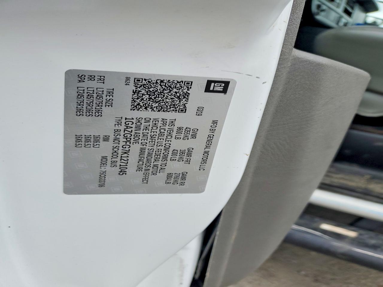 2019 CHEVROLET EXPRESS G3500 LT photo 13