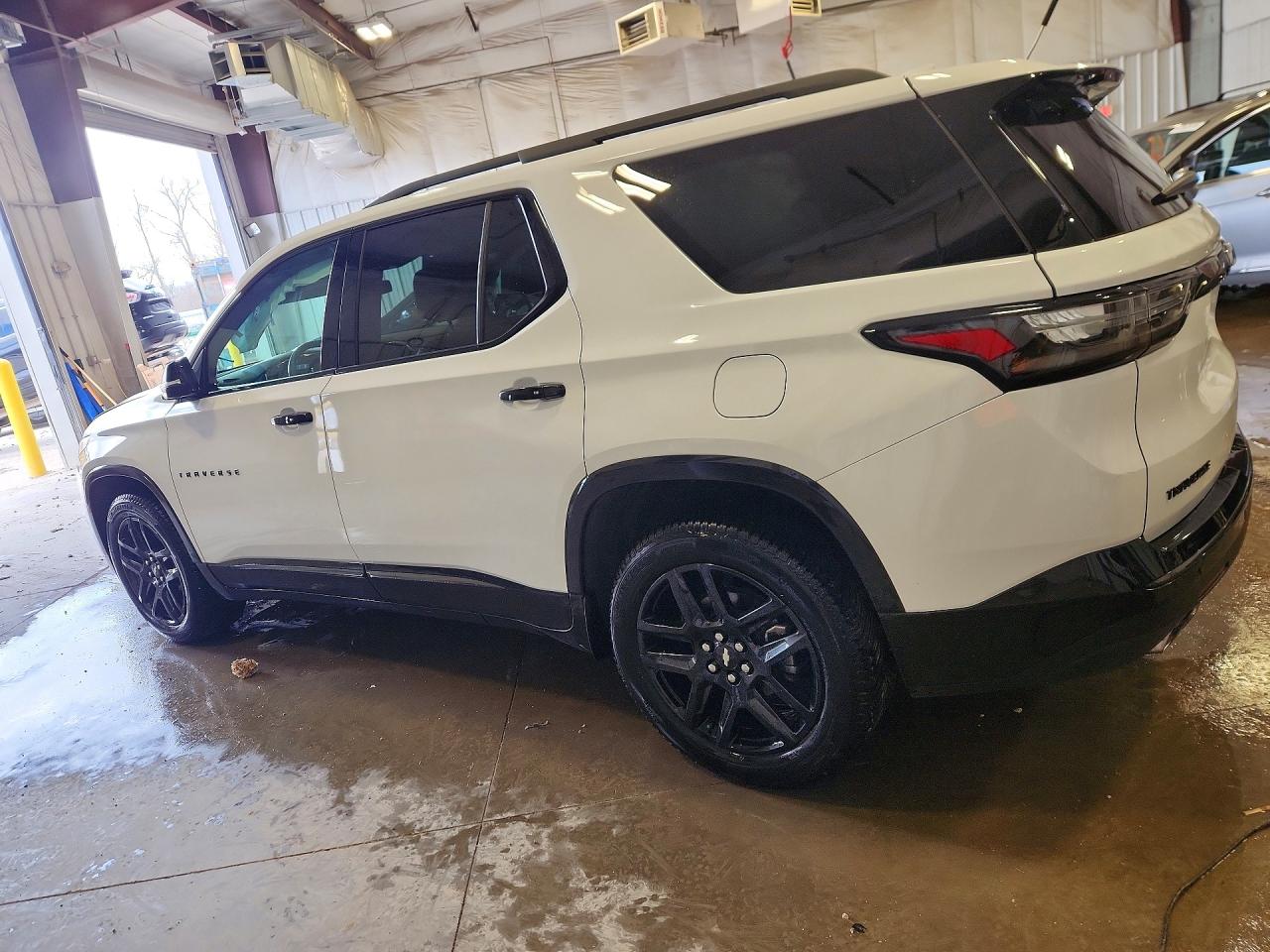 2020 CHEVROLET TRAVERSE PREMIER photo 2