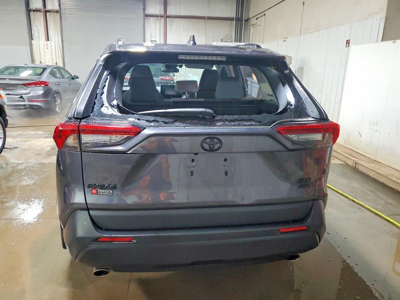 2022 TOYOTA RAV4 XLE photo 11