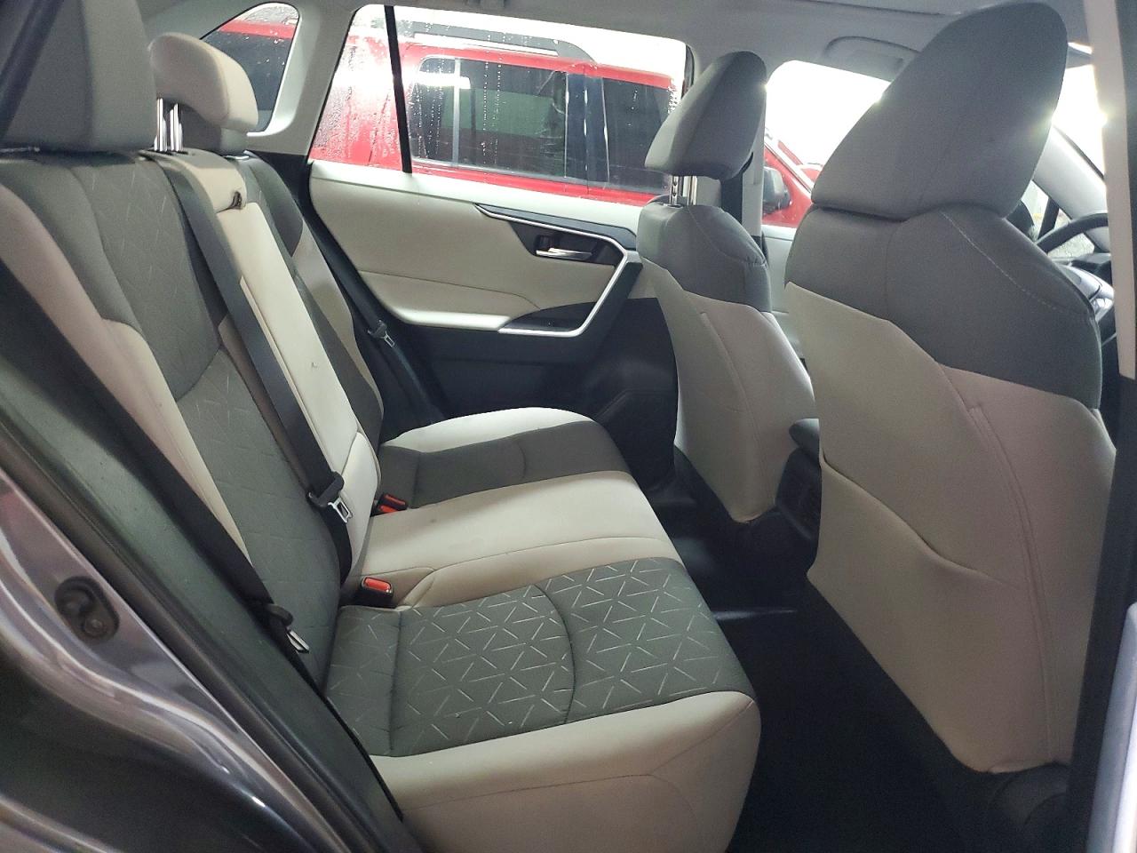 2022 TOYOTA RAV4 XLE photo 19