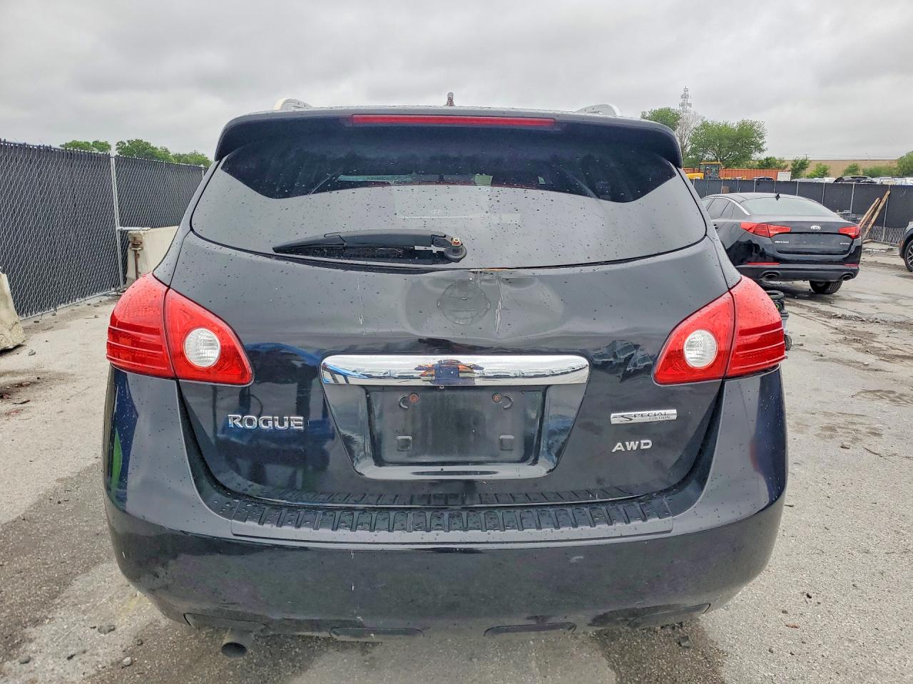 2013 NISSAN ROGUE S photo 6