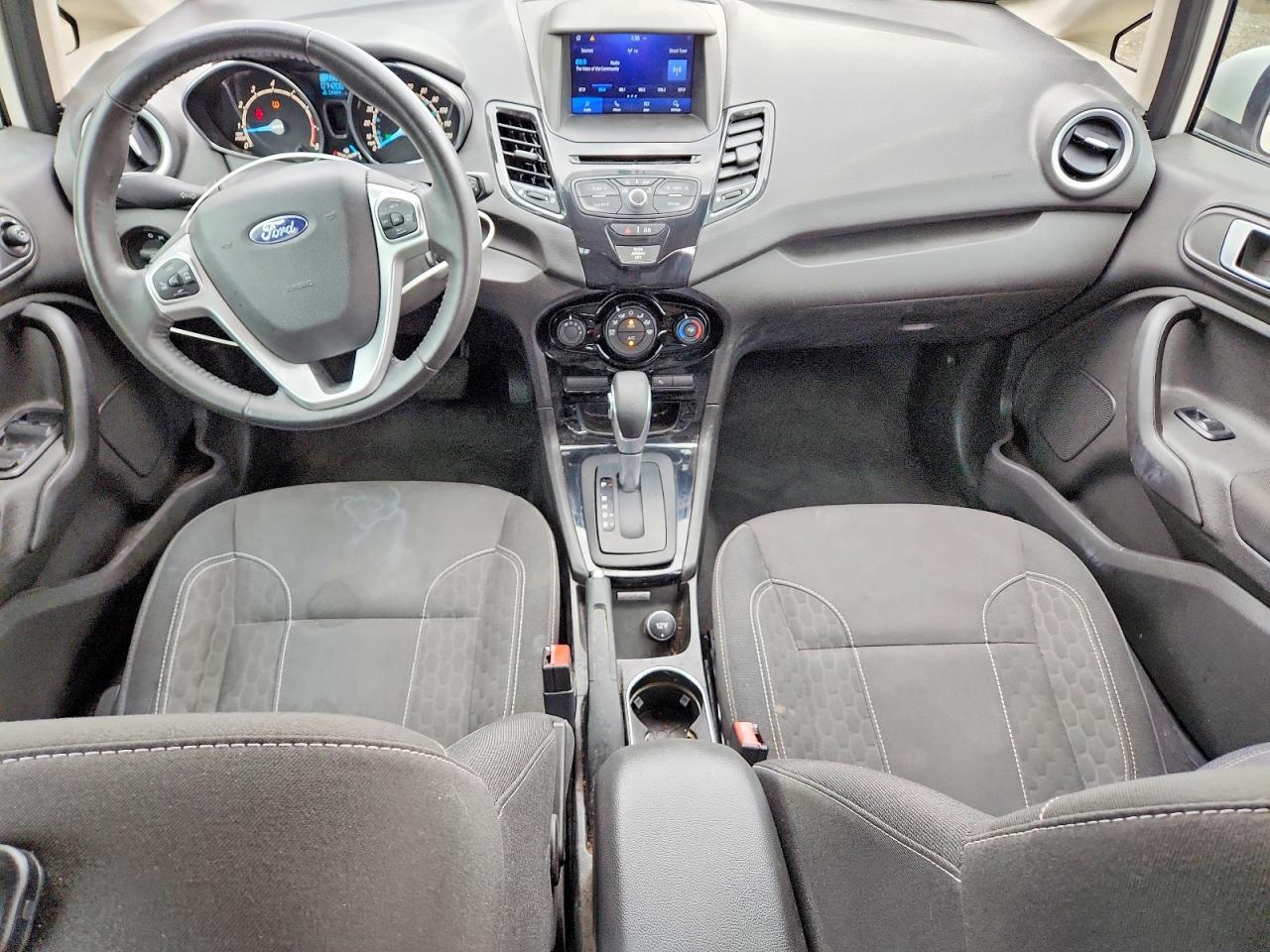 2016 FORD FIESTA SE photo 22