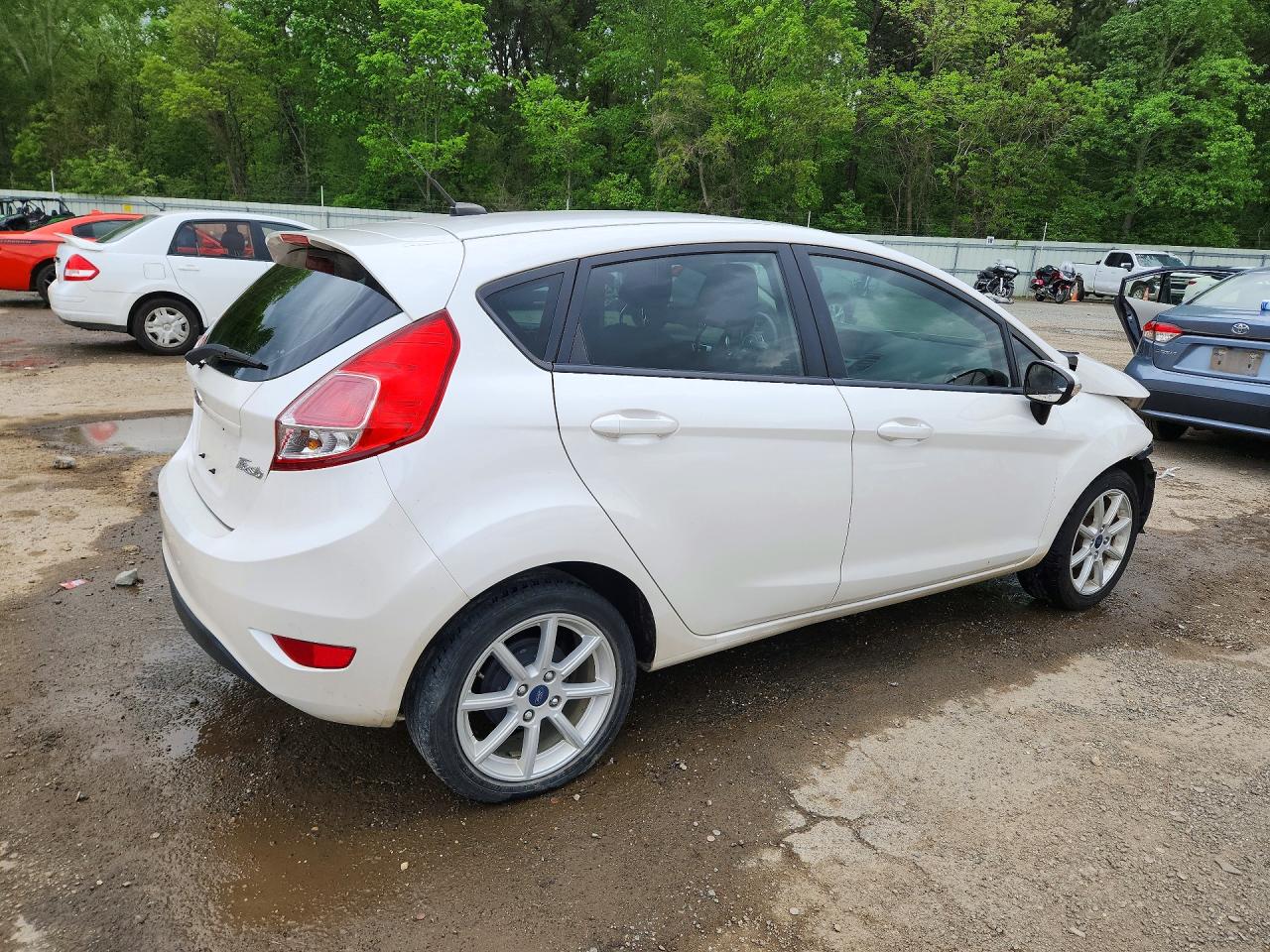 2016 FORD FIESTA SE photo 7