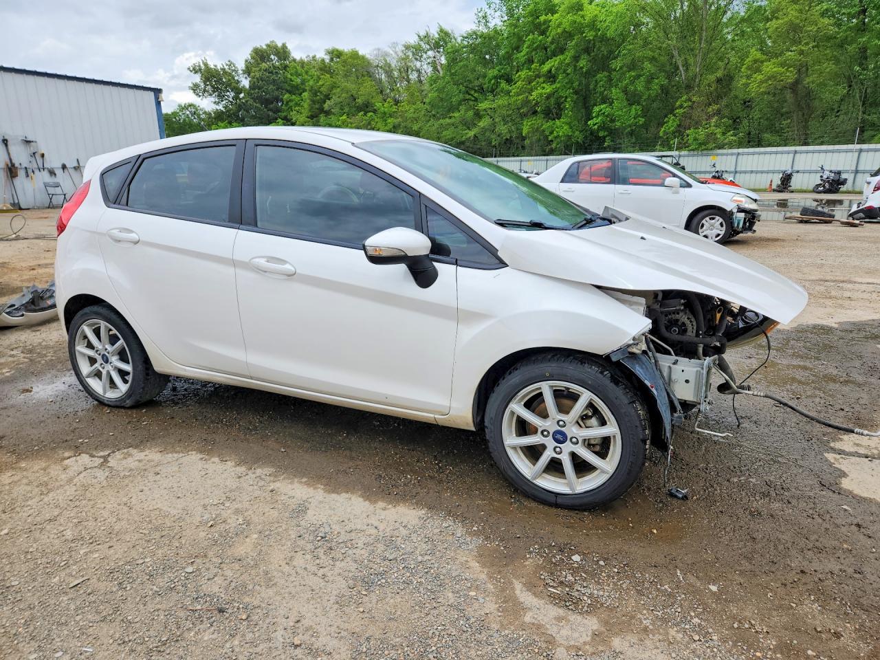 2016 FORD FIESTA SE photo 10