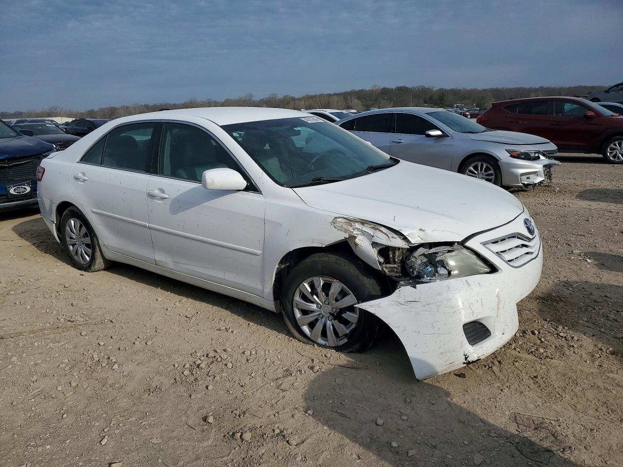 2011 TOYOTA CAMRY LE photo 7