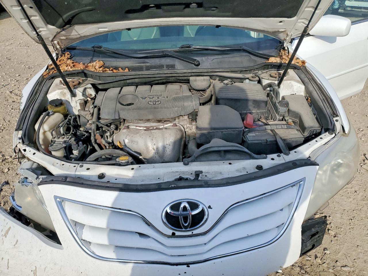 2011 TOYOTA CAMRY LE photo 21