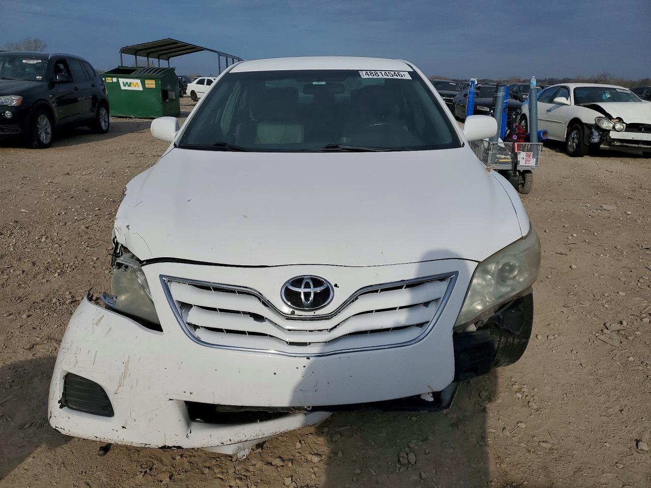 2011 TOYOTA CAMRY LE photo 9