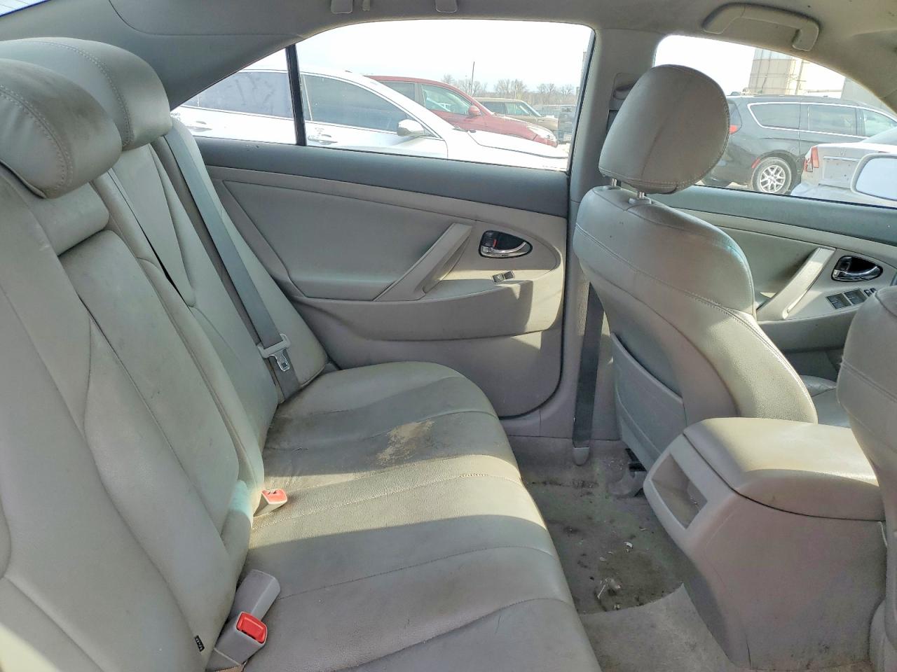 2011 TOYOTA CAMRY LE photo 19