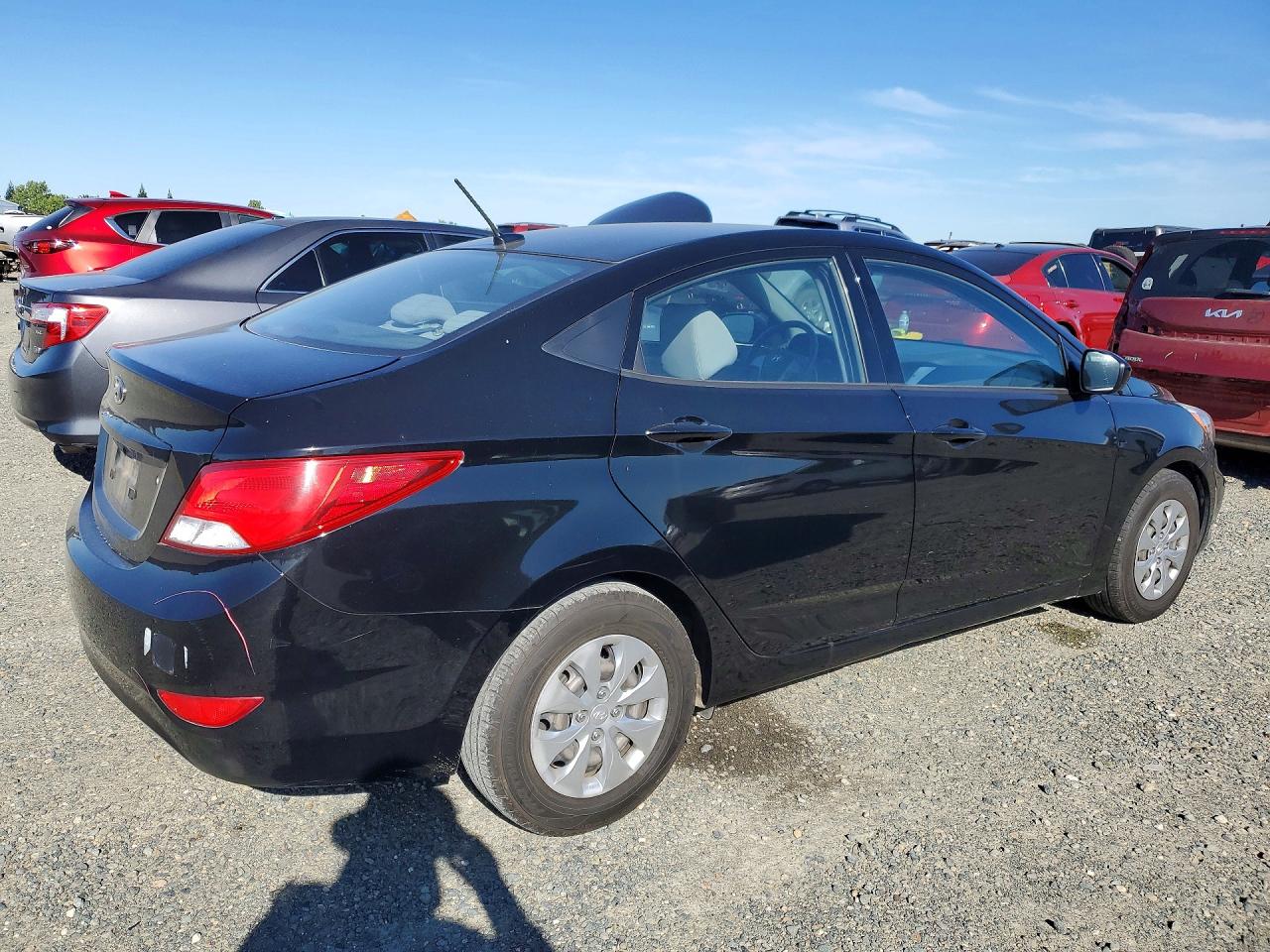 2017 HYUNDAI ACCENT SE photo 7