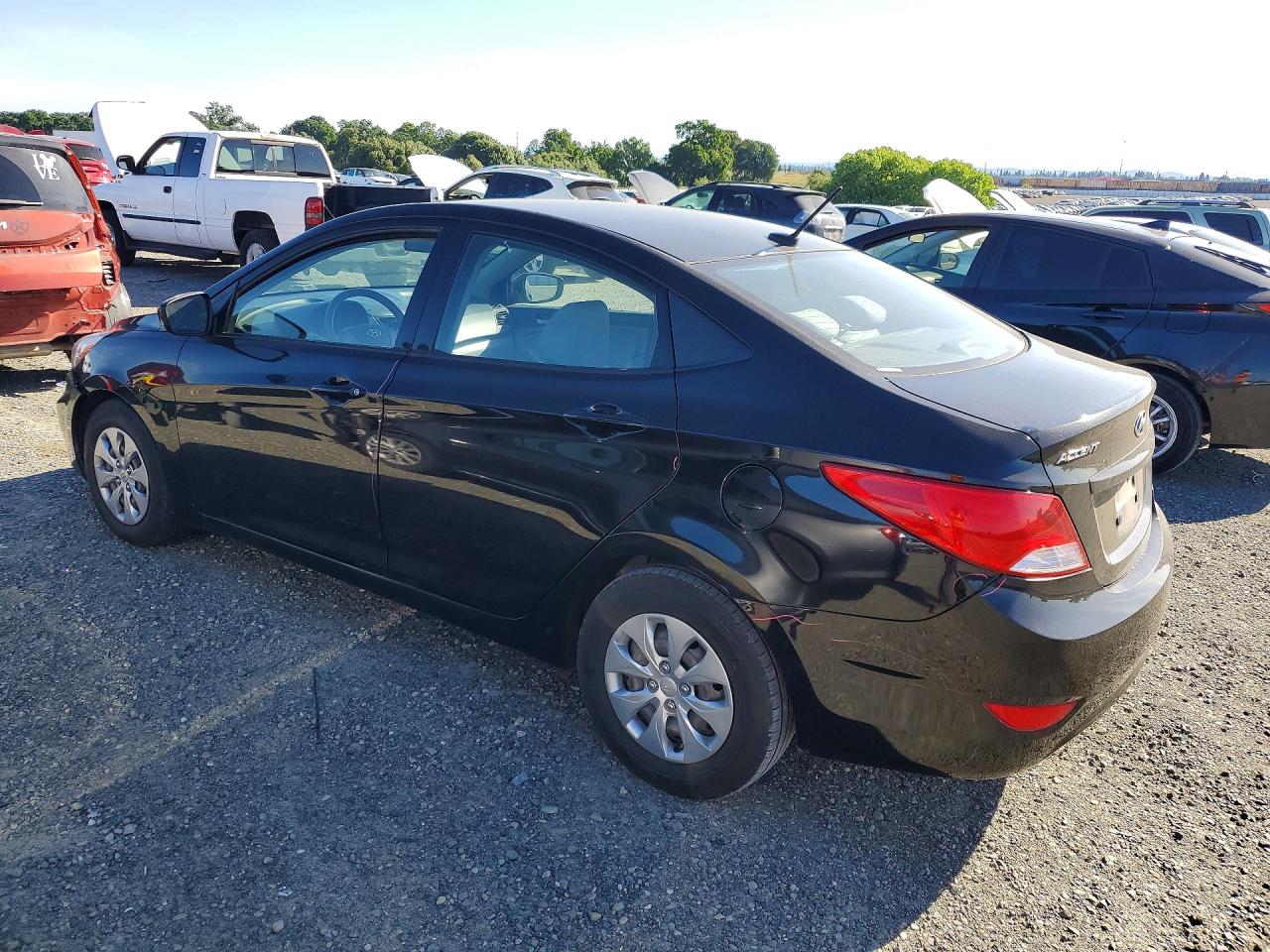 2017 HYUNDAI ACCENT SE photo 4