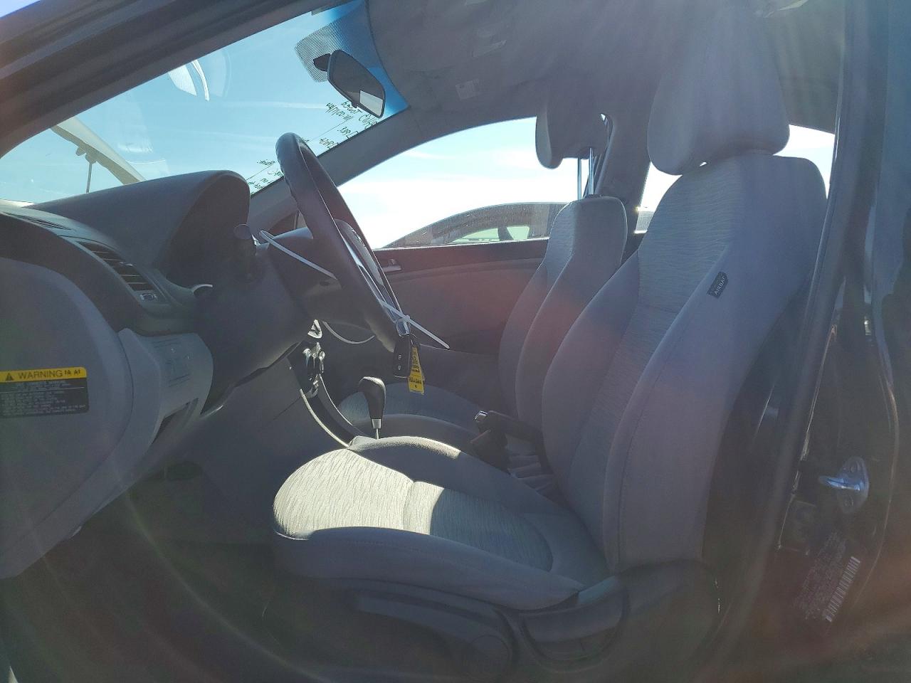 2017 HYUNDAI ACCENT SE photo 19