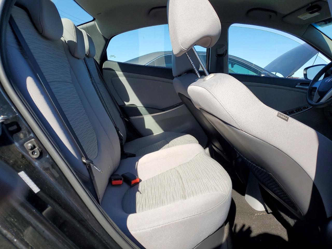 2017 HYUNDAI ACCENT SE photo 28