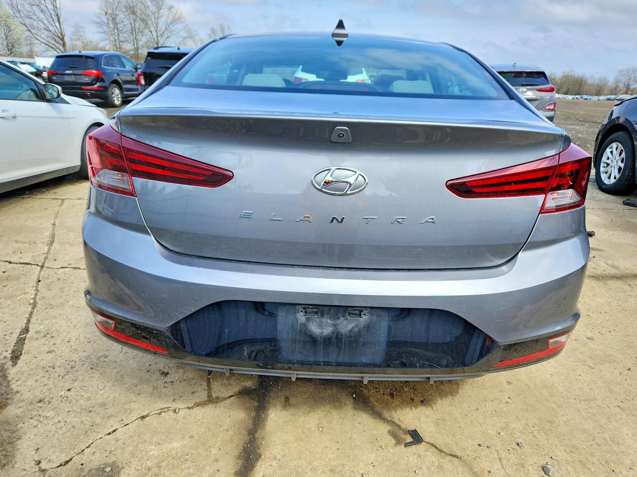 2019 HYUNDAI ELANTRA VALUE EDITION photo 16