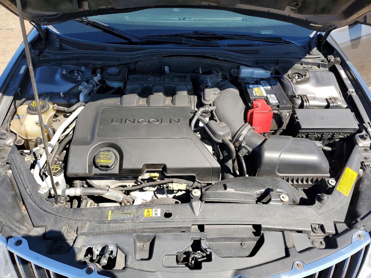 2011 LINCOLN MKZ photo 21
