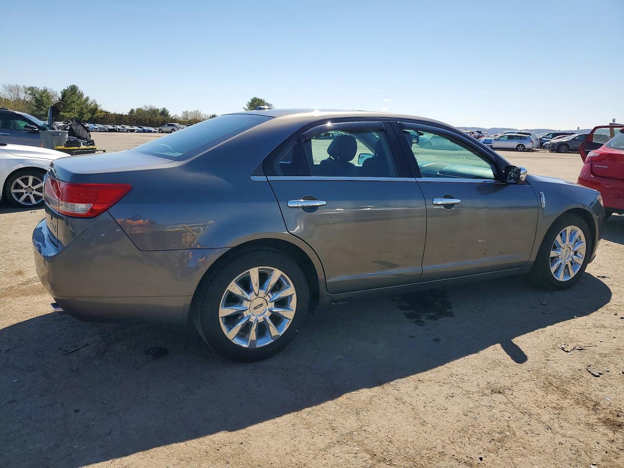 2011 LINCOLN MKZ photo 5