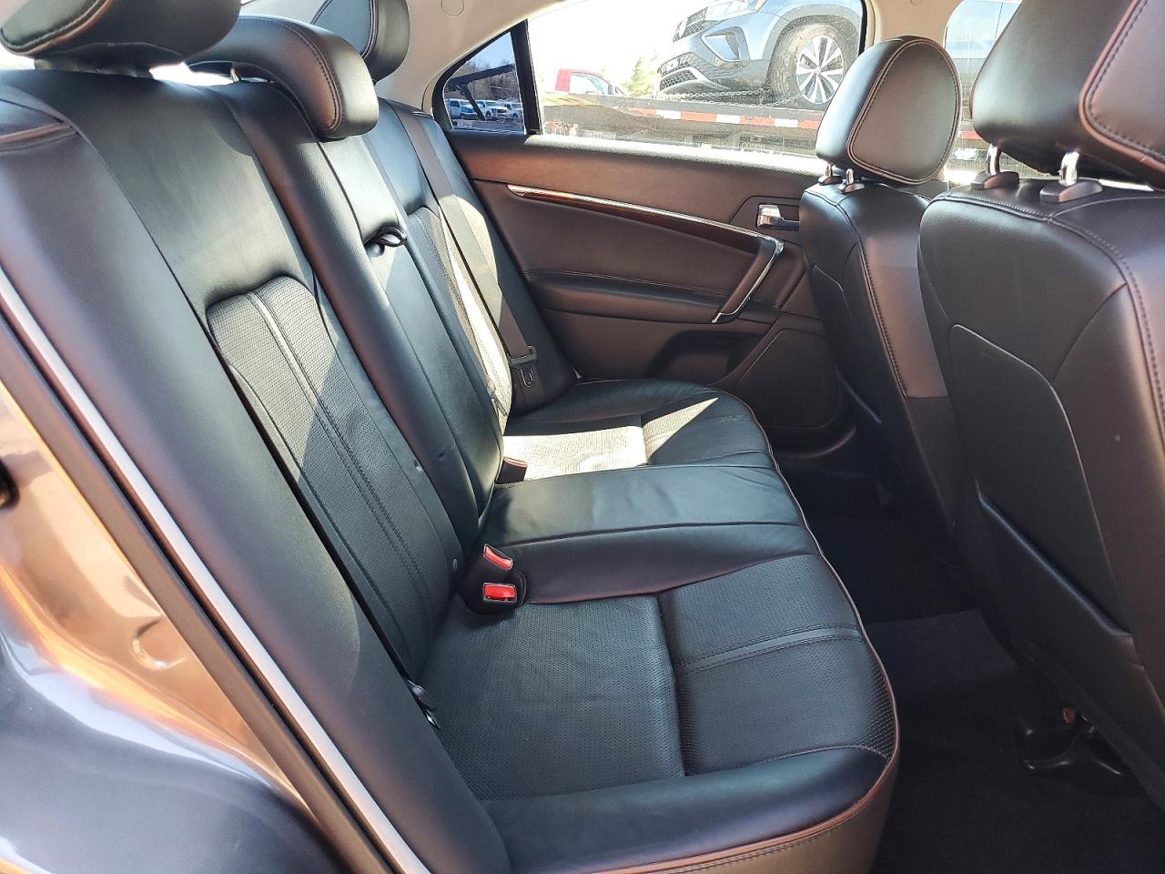 2011 LINCOLN MKZ photo 19
