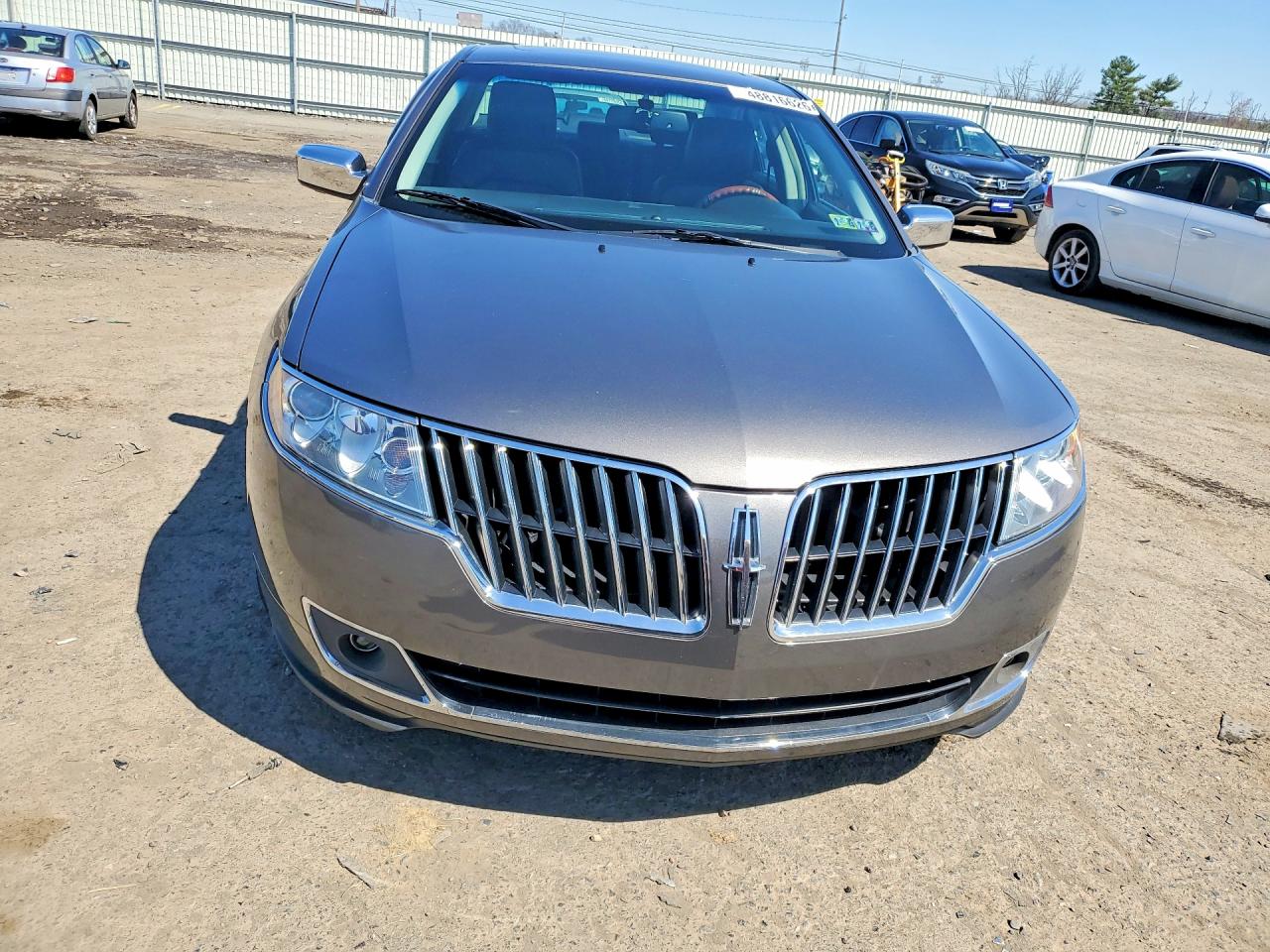 2011 LINCOLN MKZ photo 9