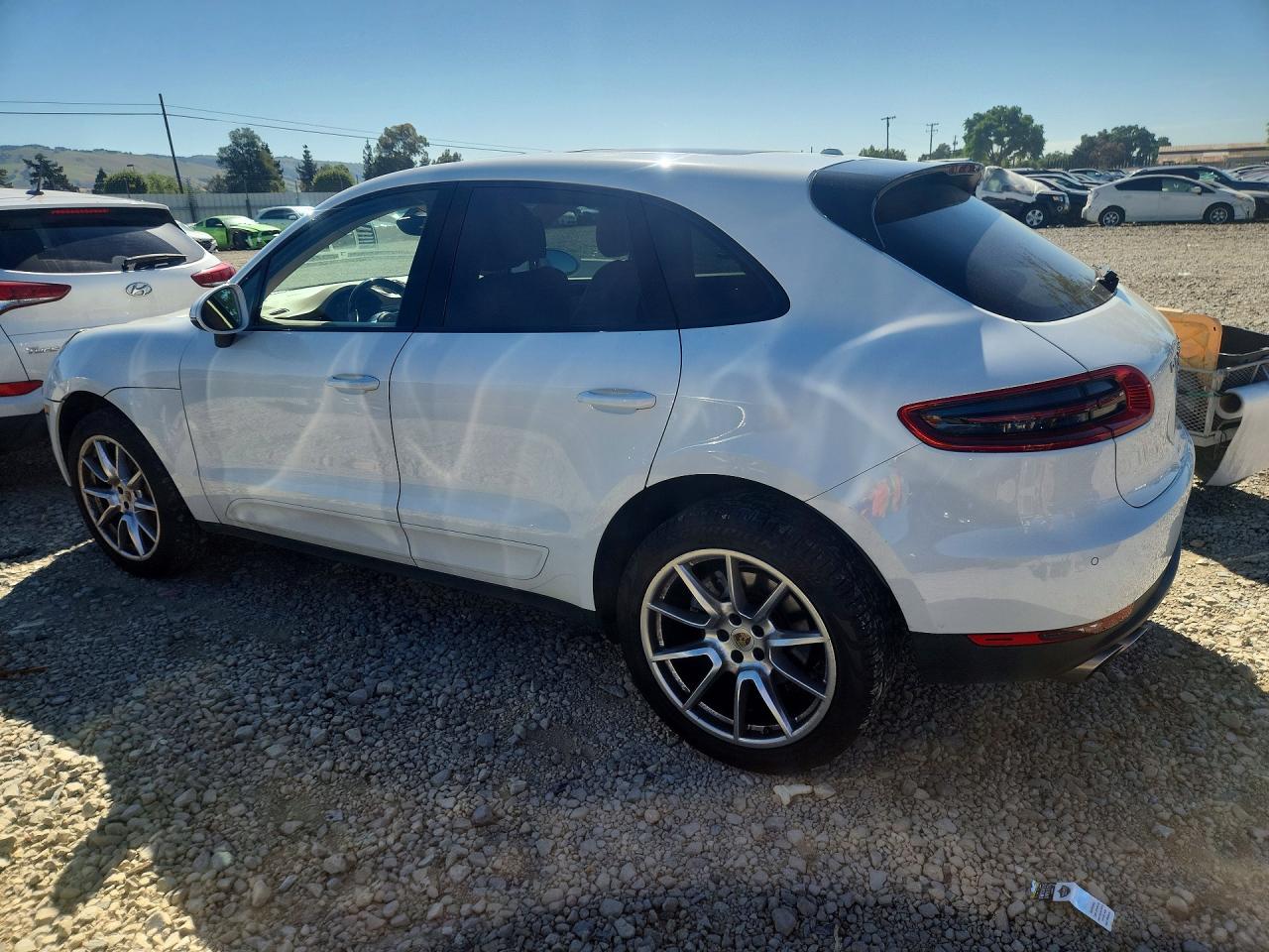 2016 PORSCHE MACAN S photo 2