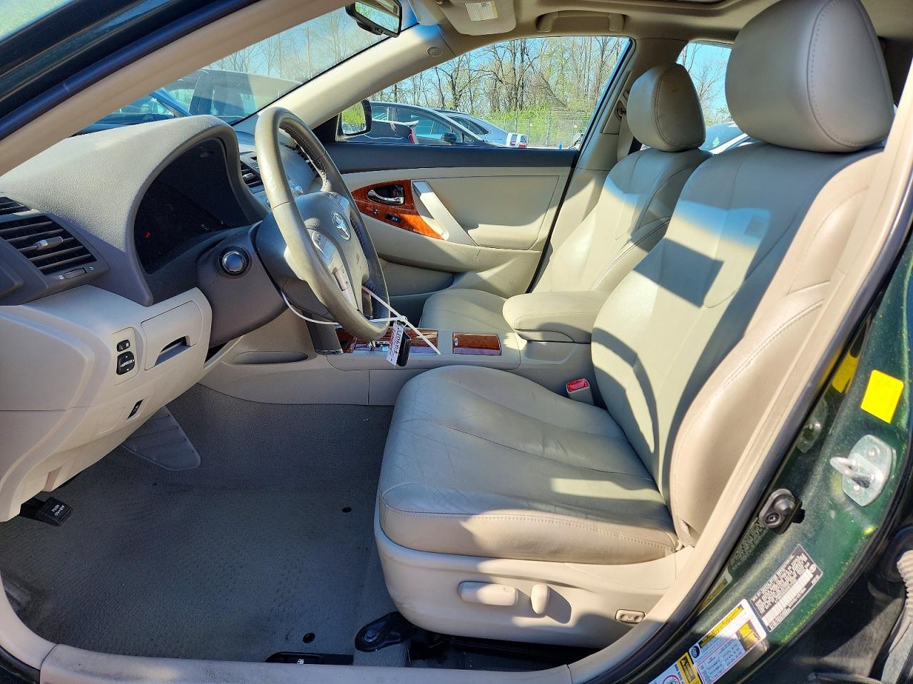 2011 TOYOTA CAMRY XLE V6 photo 7