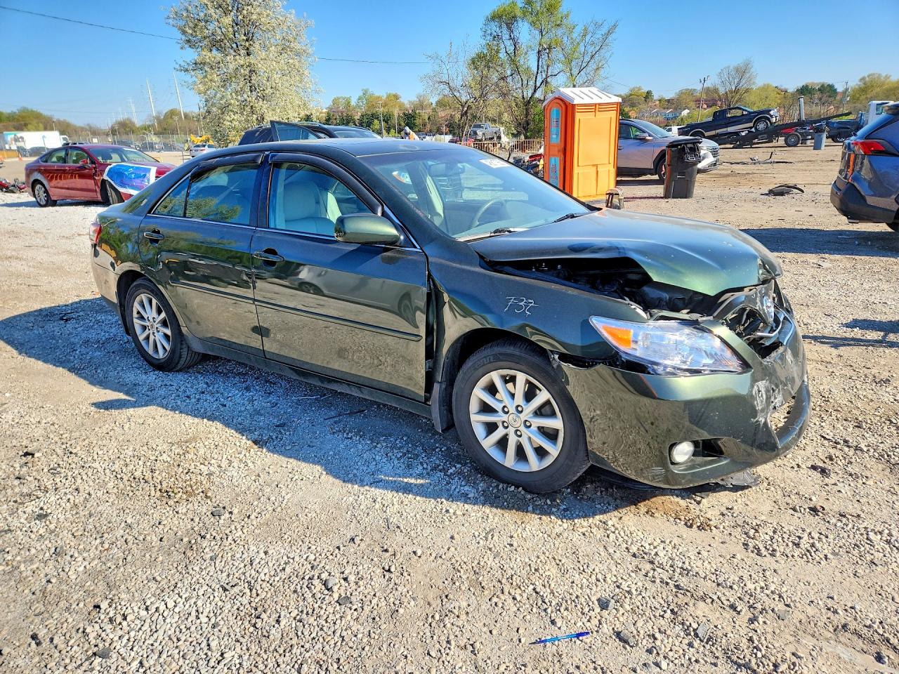 2011 TOYOTA CAMRY XLE V6 photo 4