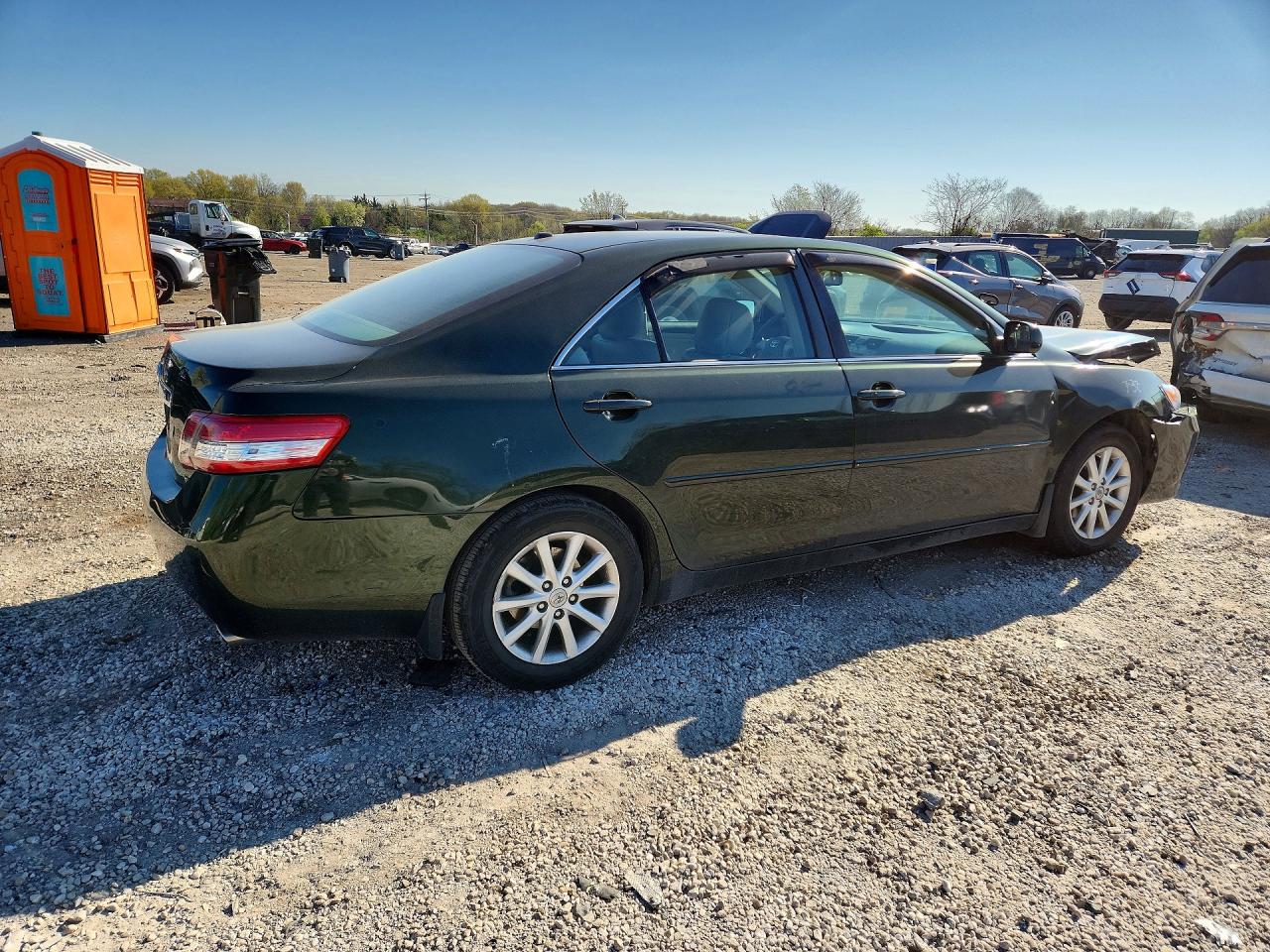 2011 TOYOTA CAMRY XLE V6 photo 3