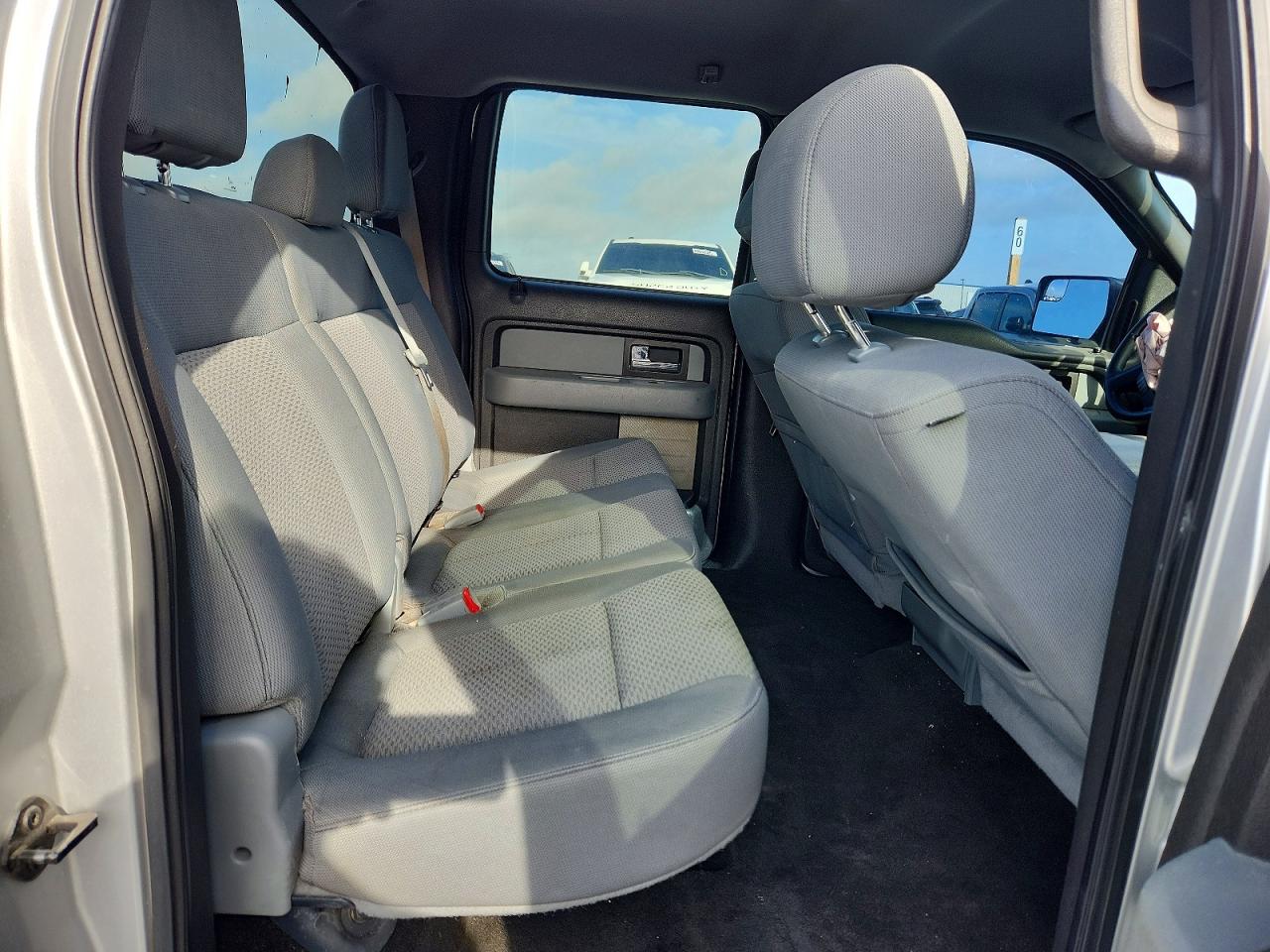 2014 FORD F150 photo 31