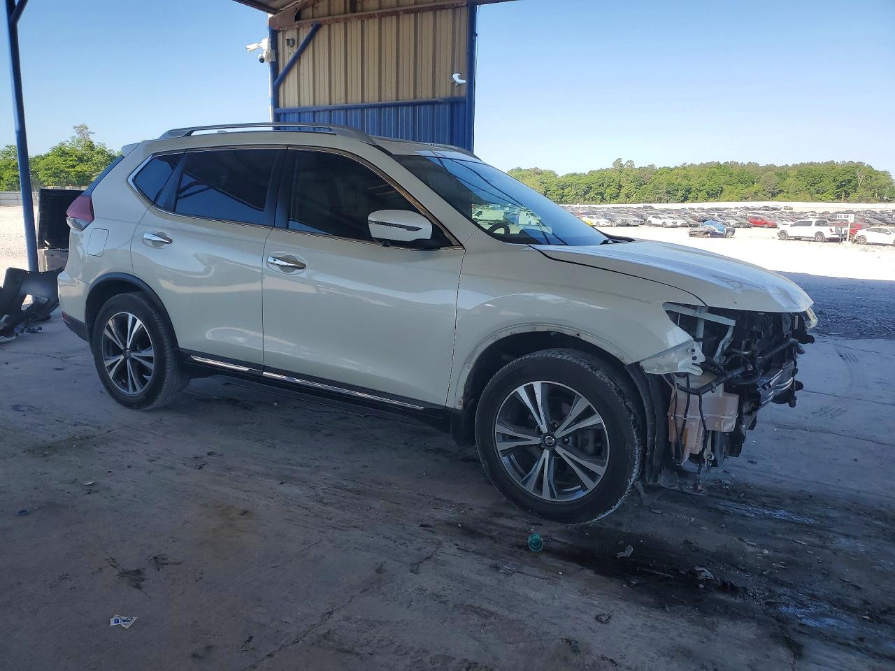 2017 NISSAN ROGUE SL photo 4