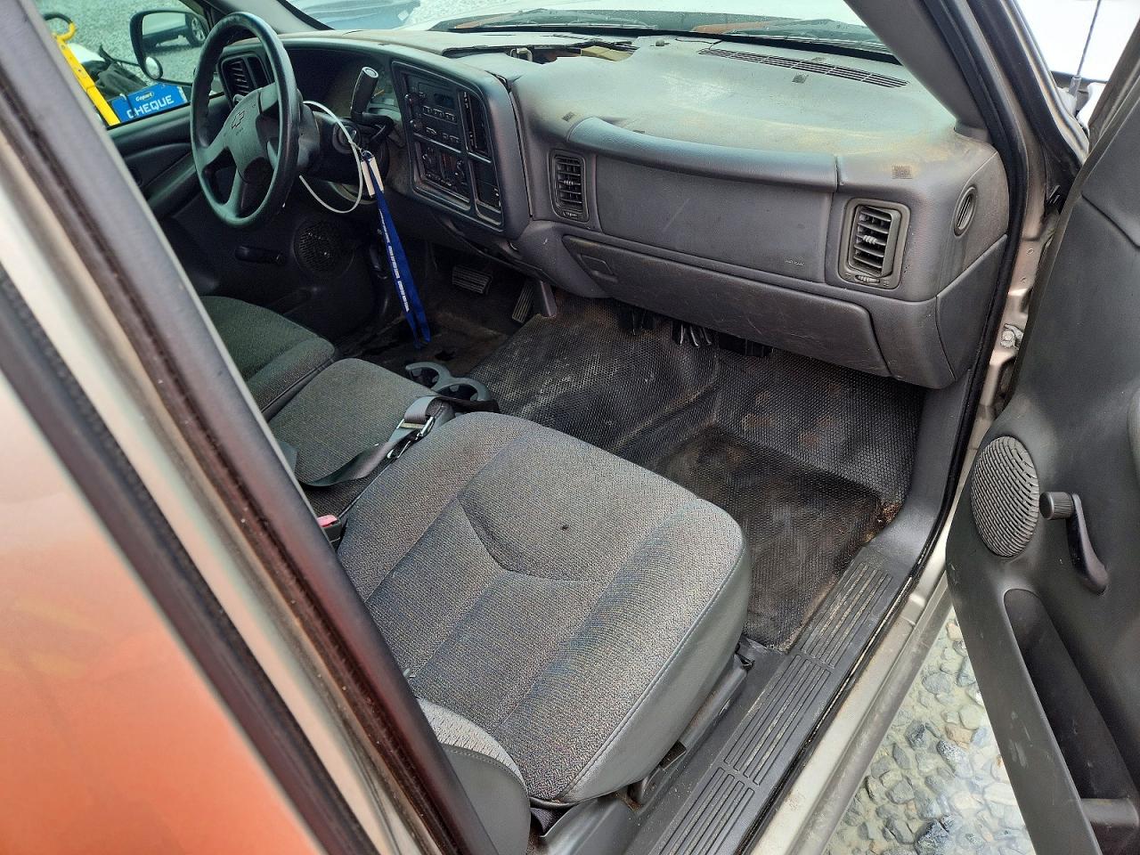 2003 CHEVROLET SILVERADO C1500 photo 8