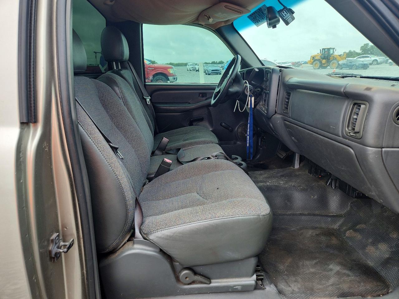 2003 CHEVROLET SILVERADO C1500 photo 10