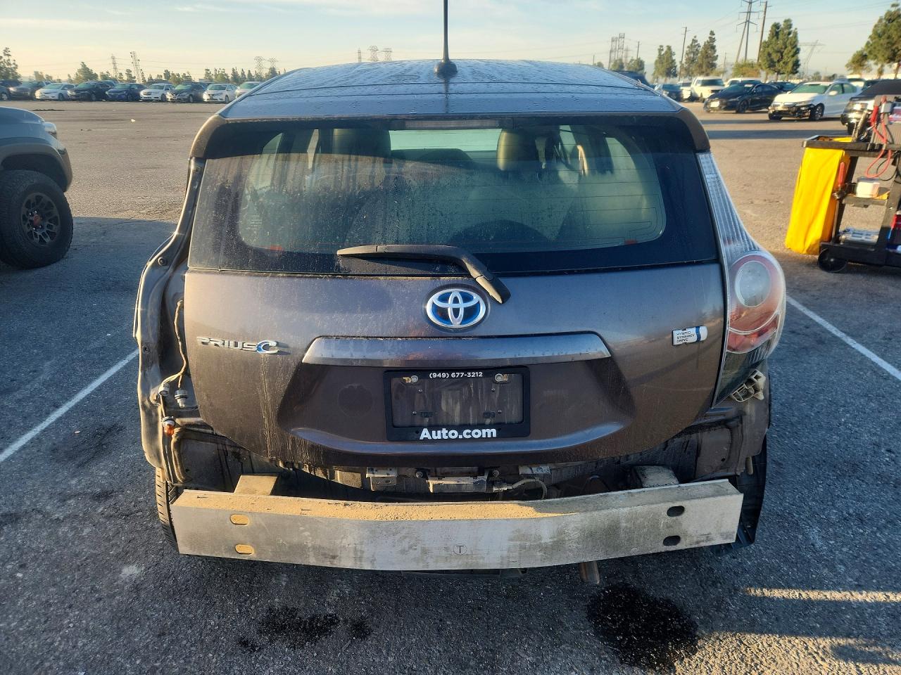 2012 TOYOTA PRIUS C FOUR photo 11
