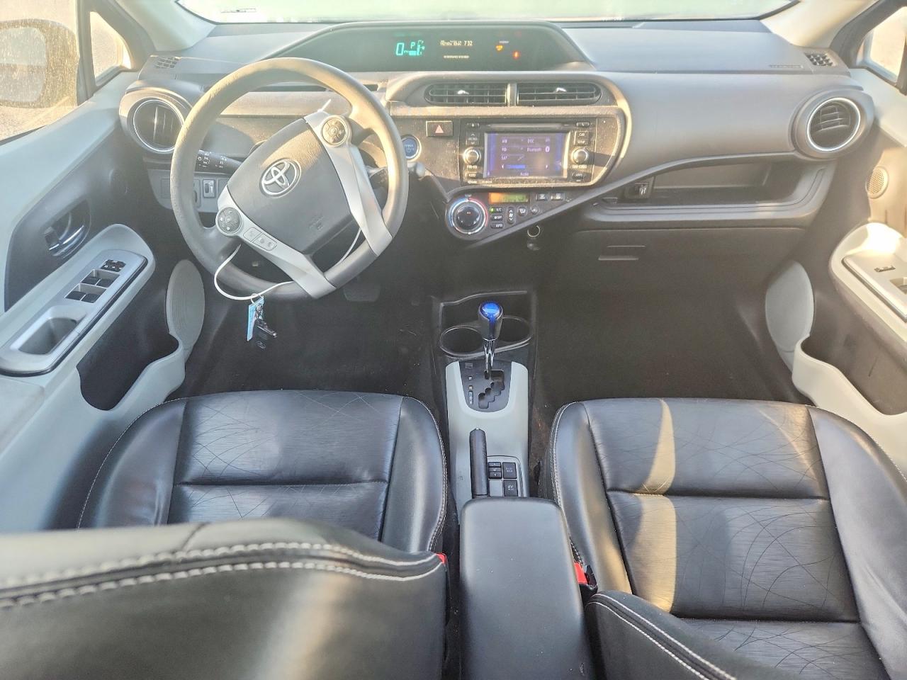 2012 TOYOTA PRIUS C FOUR photo 15