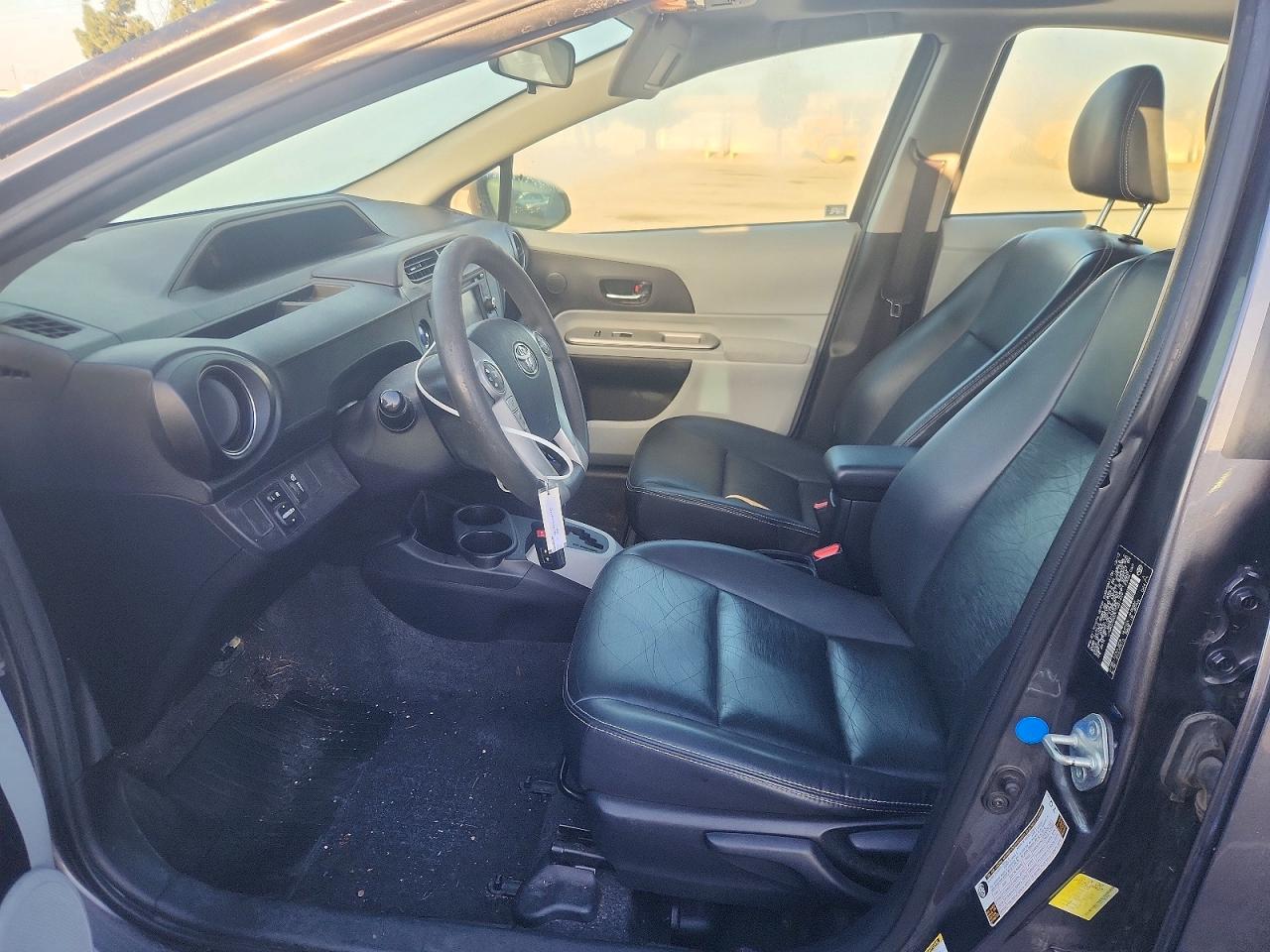 2012 TOYOTA PRIUS C FOUR photo 13